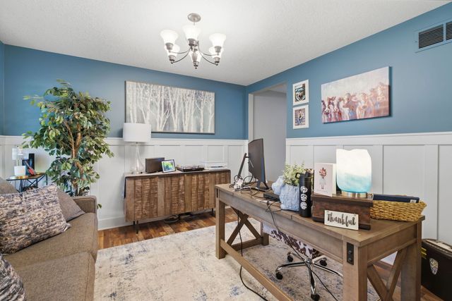 5679 Appleton Road, Bettendorf, IA 52722
