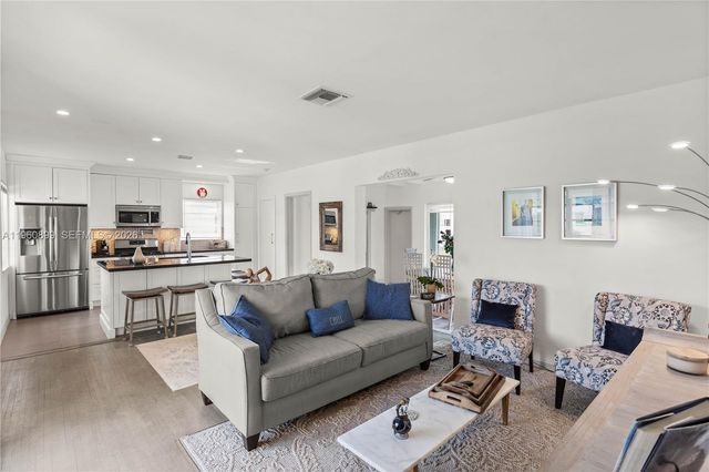 8461 SW 33rd Ter, Miami, FL 33155