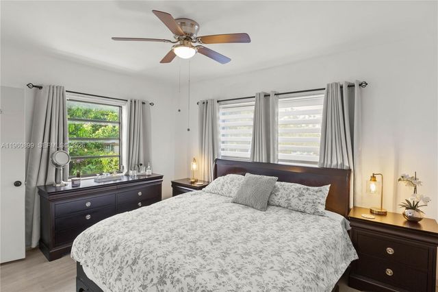 8461 SW 33rd Ter, Miami, FL 33155