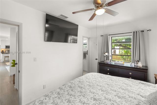 8461 SW 33rd Ter, Miami, FL 33155