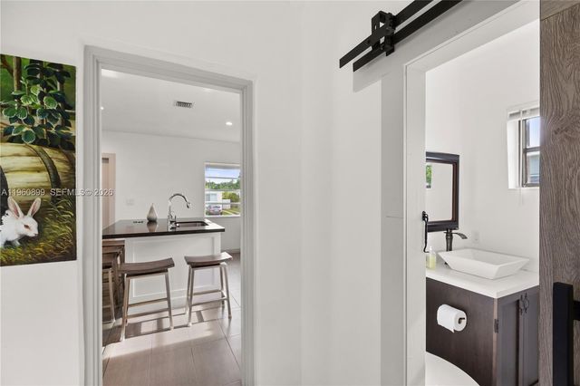 8461 SW 33rd Ter, Miami, FL 33155