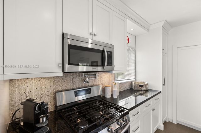 8461 SW 33rd Ter, Miami, FL 33155