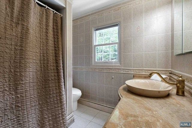 527 Eastgate Road, Ho-ho-kus, NJ 07423