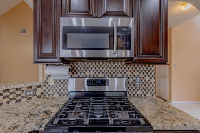 1011 Jasons Bend Drive, Sugar Land, TX 77479