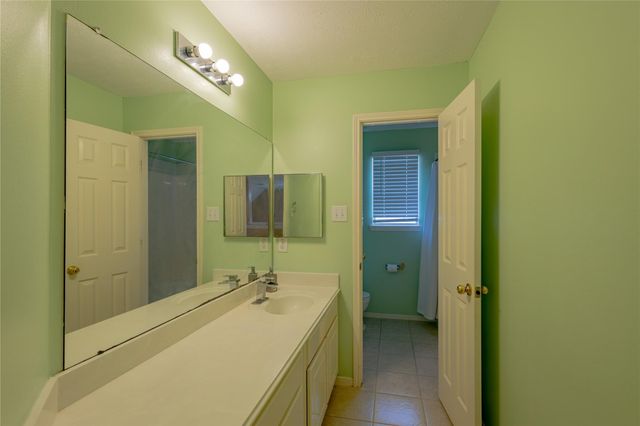 1011 Jasons Bend Drive, Sugar Land, TX 77479