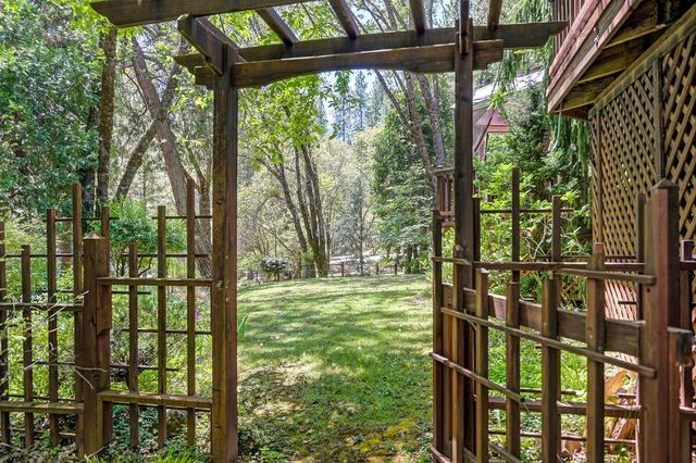 4460 Nishinam Trl, Garden Valley, CA 95633