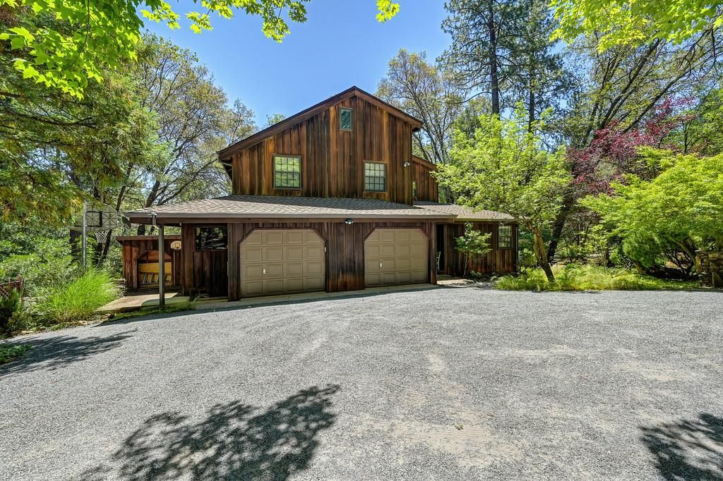 4460 Nishinam Trl, Garden Valley, CA 95633