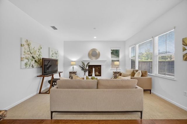 1590 Benvenito Ln, Lincoln, CA 95648