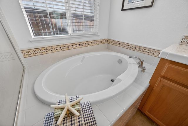 1590 Benvenito Ln, Lincoln, CA 95648