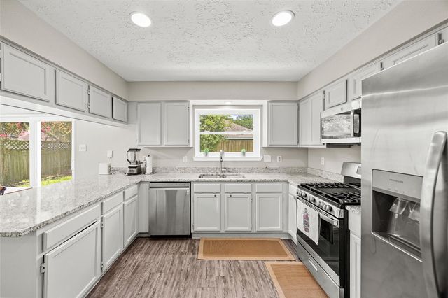 7415 Cavesson Drive, Cypress, TX 77433