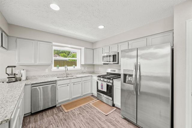 7415 Cavesson Drive, Cypress, TX 77433