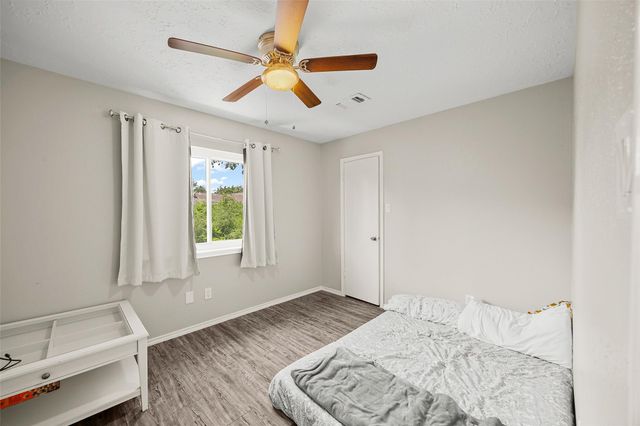 7415 Cavesson Drive, Cypress, TX 77433