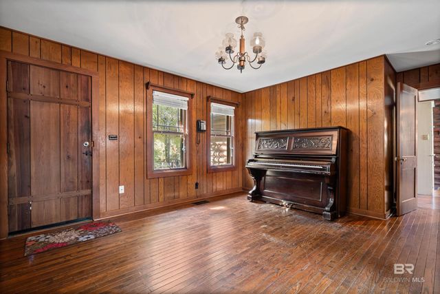 107 S Bayview Street, Fairhope, AL 36532