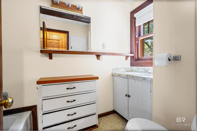 107 S Bayview Street, Fairhope, AL 36532