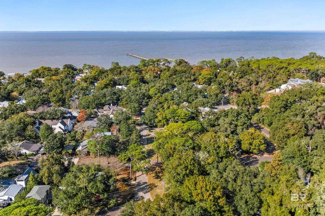 107 S Bayview Street, Fairhope, AL 36532