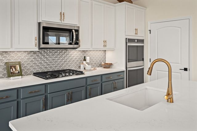 7689 Hatcher Heights Dr, Fairview, TN 37062