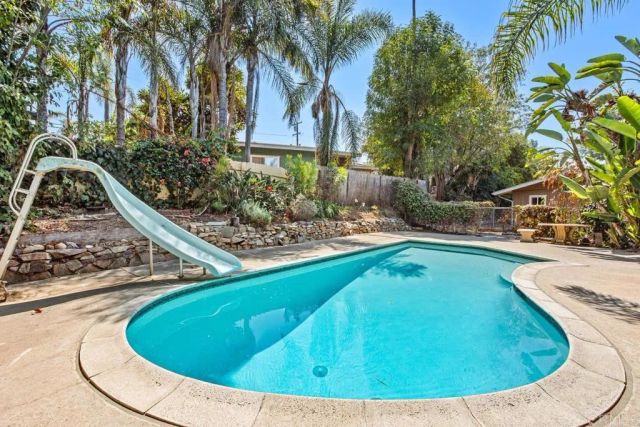 2128 Bautista Ave, Vista, CA 92084