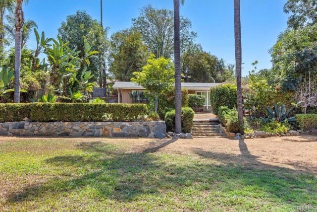 2128 Bautista Ave, Vista, CA 92084