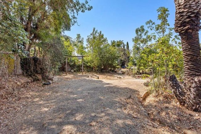 2128 Bautista Ave, Vista, CA 92084