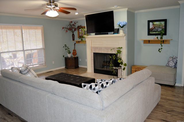 9 Vail, Maumelle, AR 72113