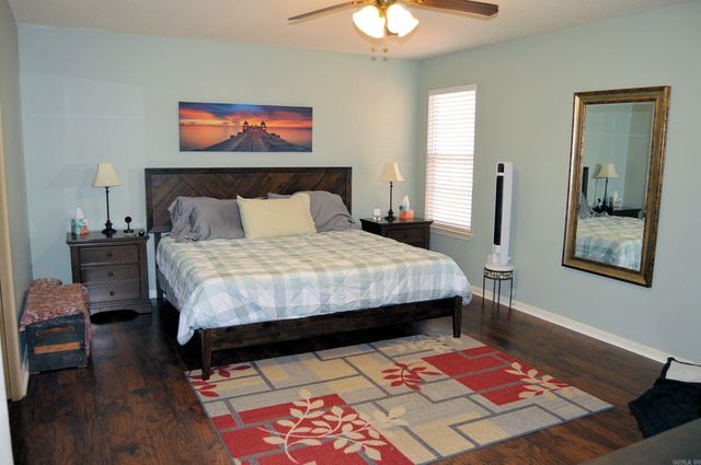 9 Vail, Maumelle, AR 72113