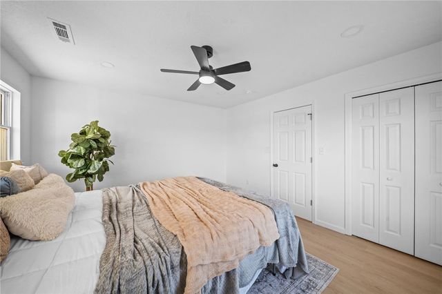 1614 E Huntsville Road, Fayetteville, AR 72701