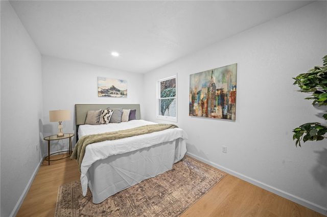 1614 E Huntsville Road, Fayetteville, AR 72701