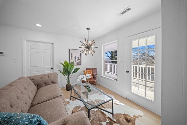 1614 E Huntsville Road, Fayetteville, AR 72701