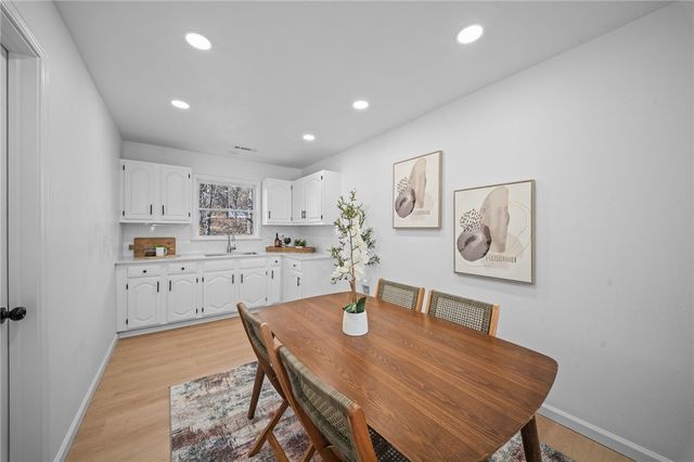 1614 E Huntsville Road, Fayetteville, AR 72701