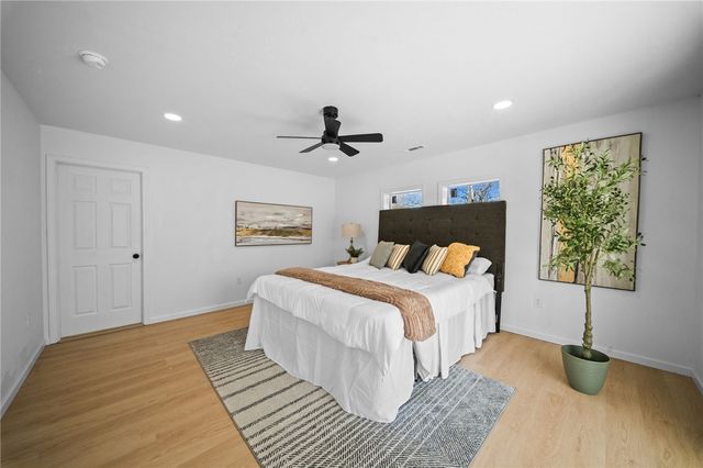 1614 E Huntsville Road, Fayetteville, AR 72701