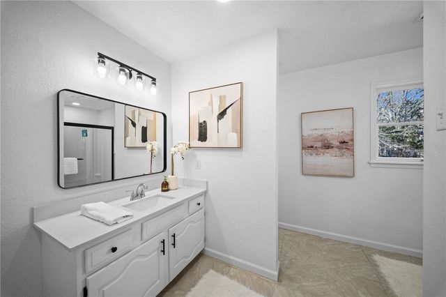 1614 E Huntsville Road, Fayetteville, AR 72701