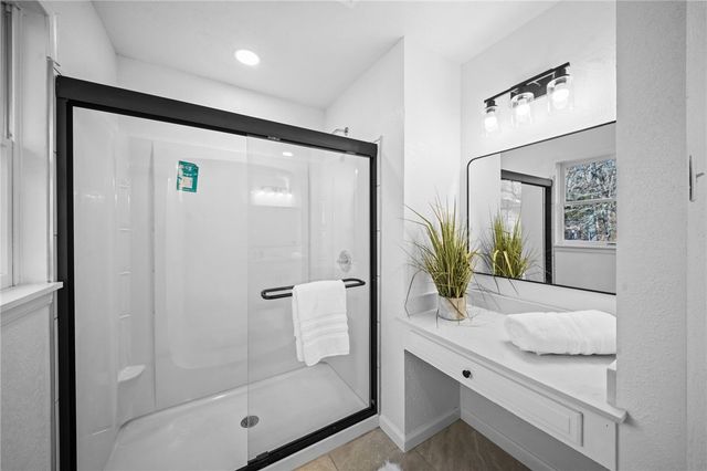 1614 E Huntsville Road, Fayetteville, AR 72701