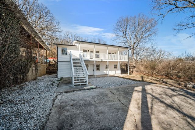 1614 E Huntsville Road, Fayetteville, AR 72701