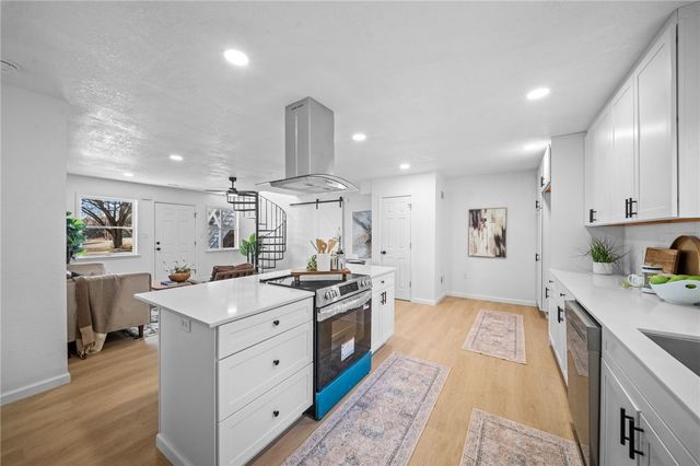 1614 E Huntsville Road, Fayetteville, AR 72701