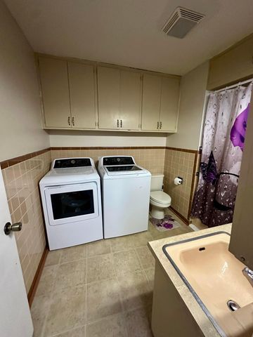 624 NE 1st Place, Tulia, TX 79088