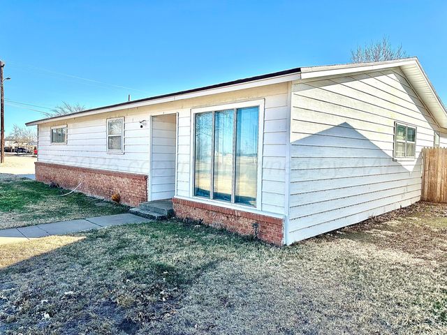 624 NE 1st Place, Tulia, TX 79088