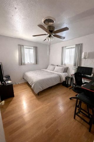 624 NE 1st Place, Tulia, TX 79088