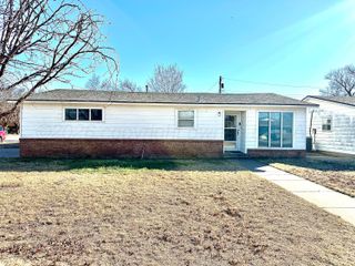 624 NE 1st Place, Tulia, TX 79088