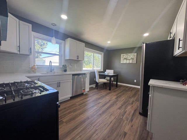 4709 33rd AVENUE, Kenosha, WI 53144