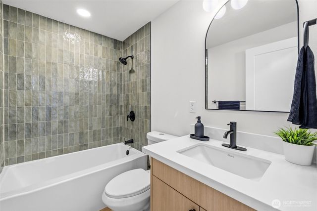 28433 Old Military Road S, Federal Way, WA 98003