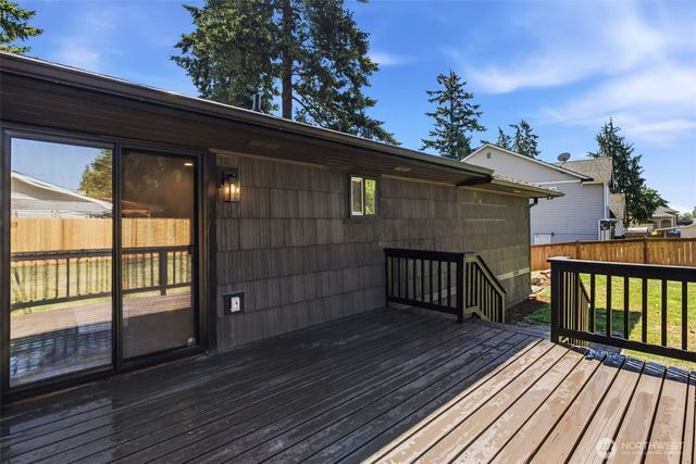 28433 Old Military Road S, Federal Way, WA 98003