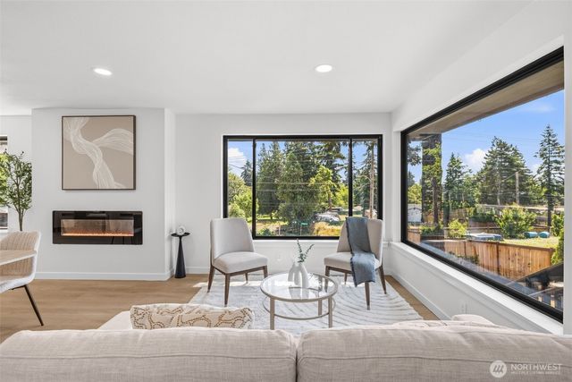 28433 Old Military Road S, Federal Way, WA 98003