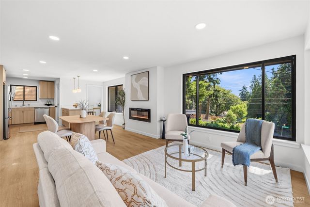 28433 Old Military Road S, Federal Way, WA 98003