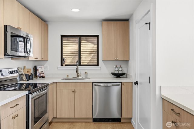 28433 Old Military Road S, Federal Way, WA 98003