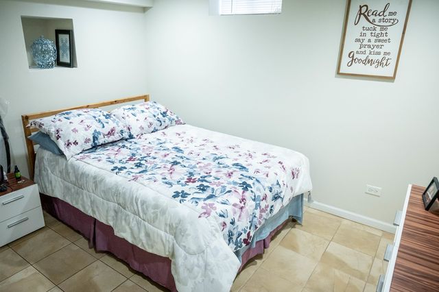 340 E Drake Avenue, Addison, IL 60101