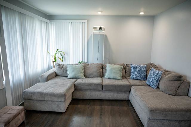 340 E Drake Avenue, Addison, IL 60101