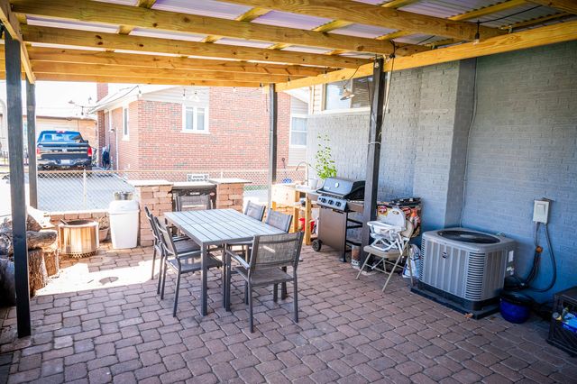 340 E Drake Avenue, Addison, IL 60101