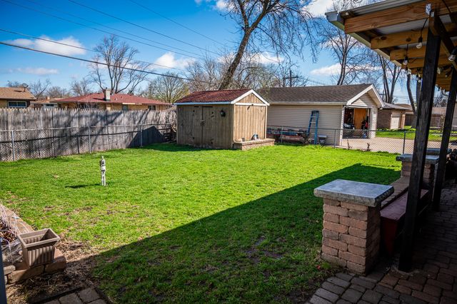 340 E Drake Avenue, Addison, IL 60101