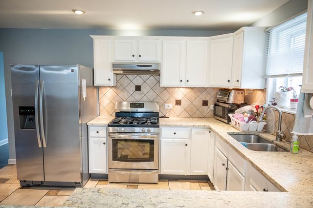 340 E Drake Avenue, Addison, IL 60101