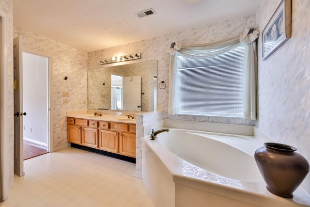 3182 River Bluff Ln., Little River, SC 29566